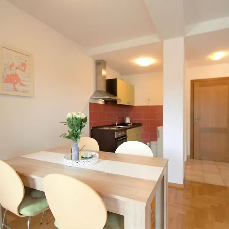 아파트 Bilice By Interhome 시베니크